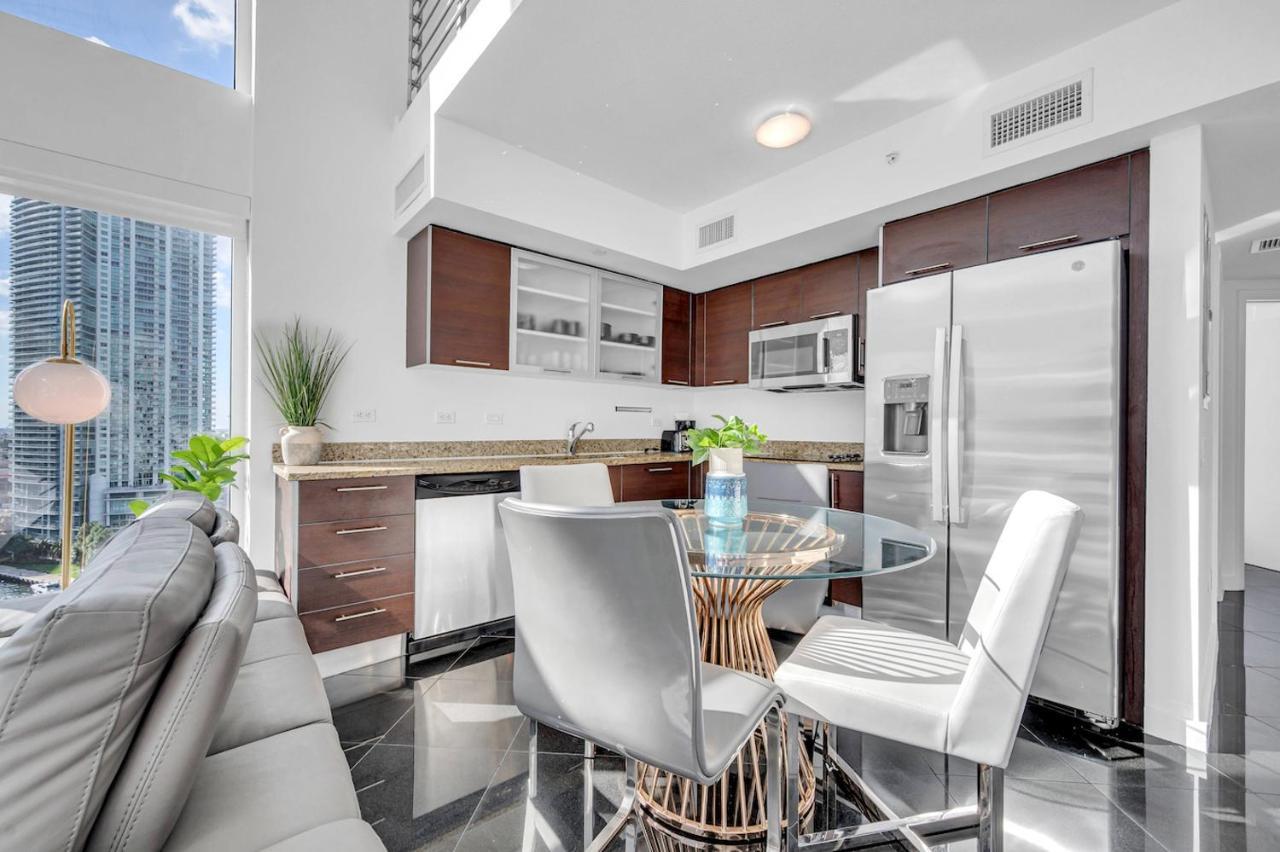 Iconic 2 Bedroom Loft Brickell-Stunning Views ไมอามี ภายนอก รูปภาพ