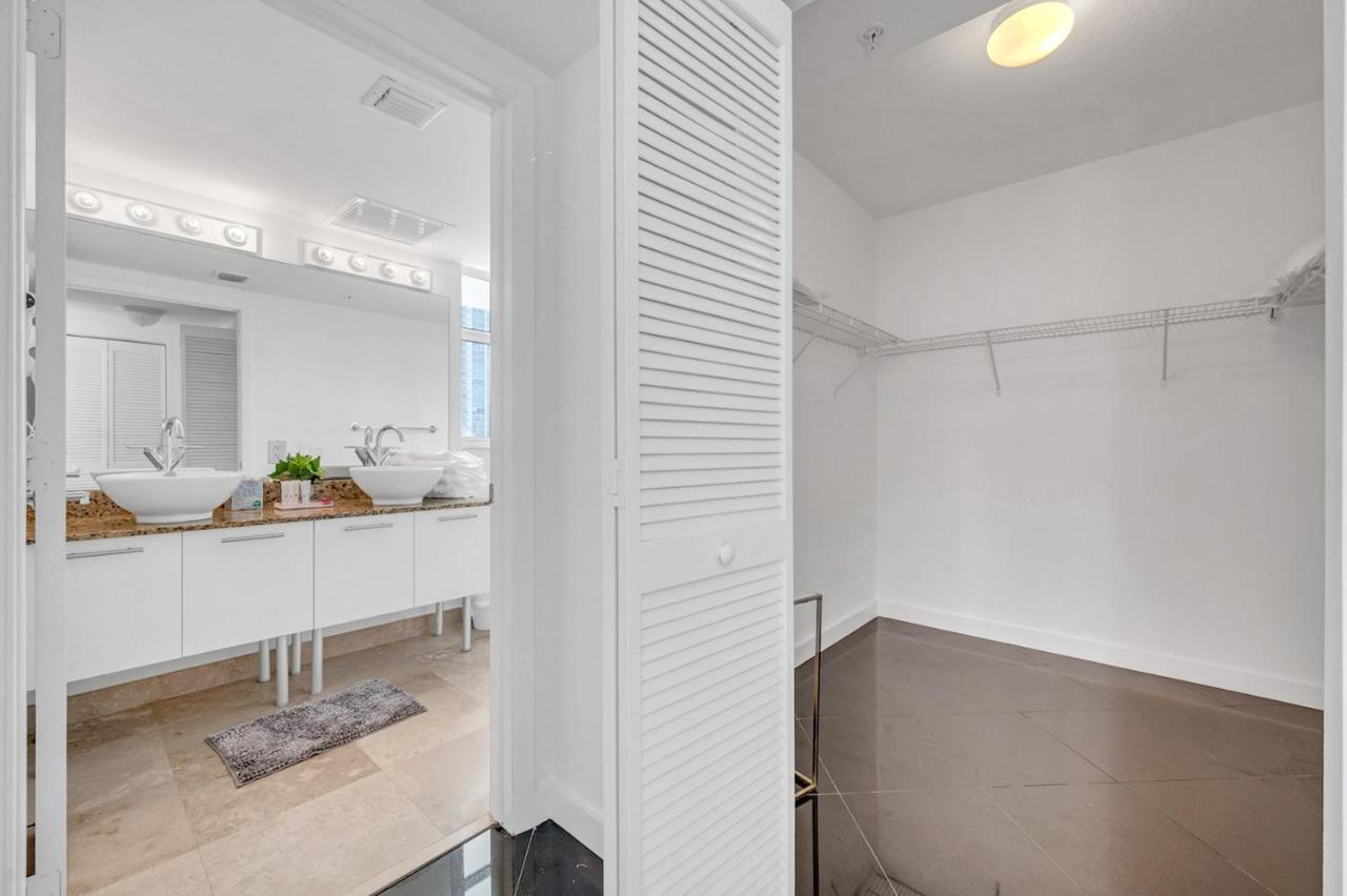 Iconic 2 Bedroom Loft Brickell-Stunning Views ไมอามี ภายนอก รูปภาพ