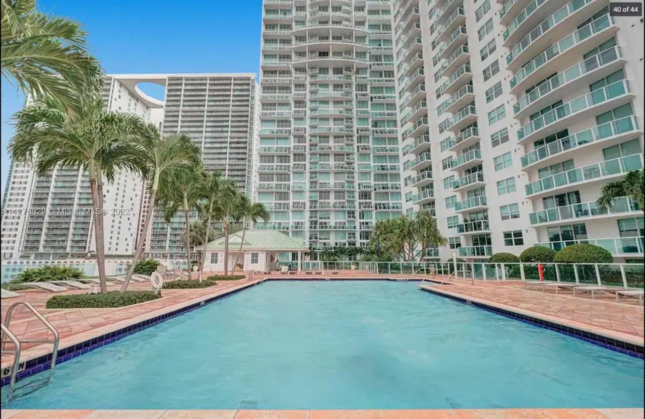 Iconic 2 Bedroom Loft Brickell-Stunning Views ไมอามี ภายนอก รูปภาพ